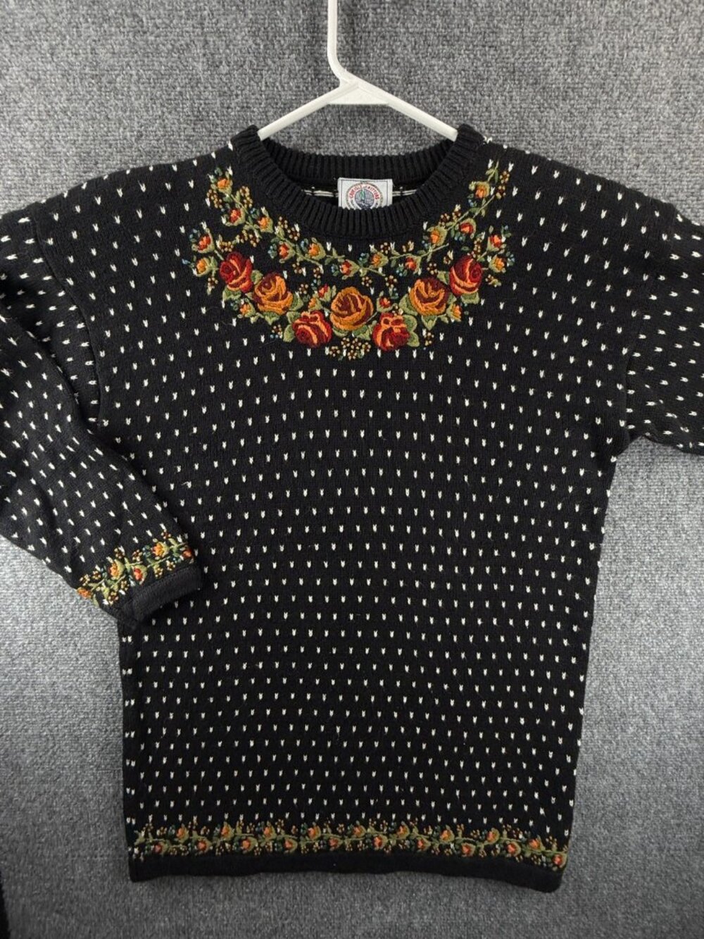 Cape Isle Knitters Women Sweater Small Floral Embroidered Pullover Knit Crew